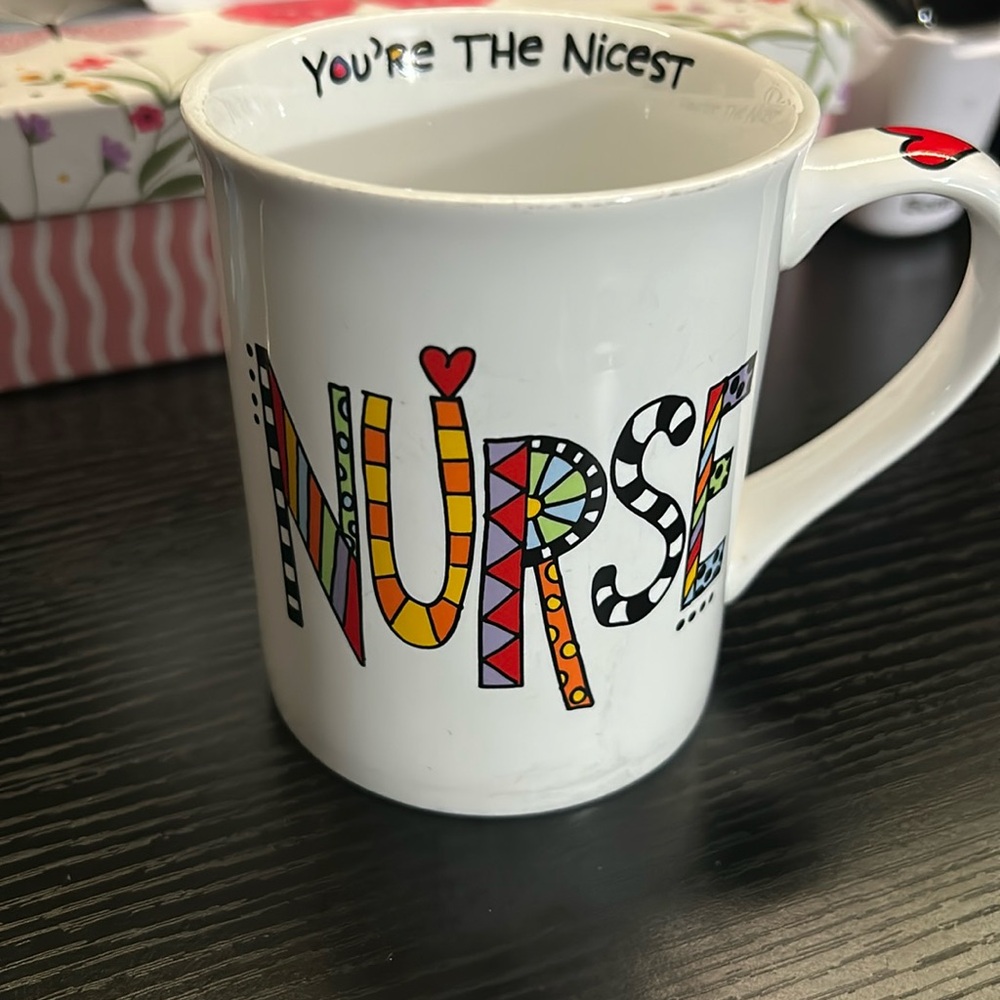 🦋Lorrie Veasey Nurse Mug 5/25$